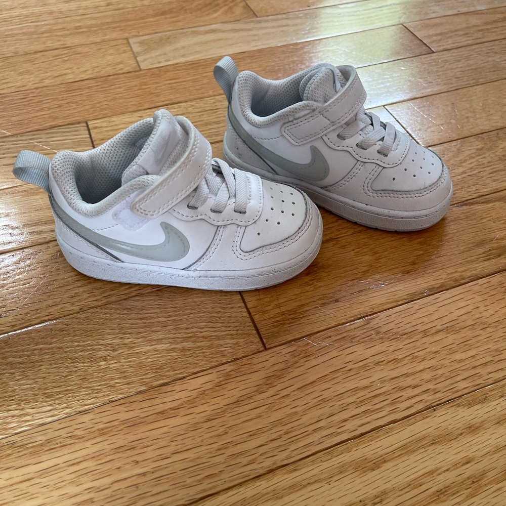 Boys White and Gray Nike